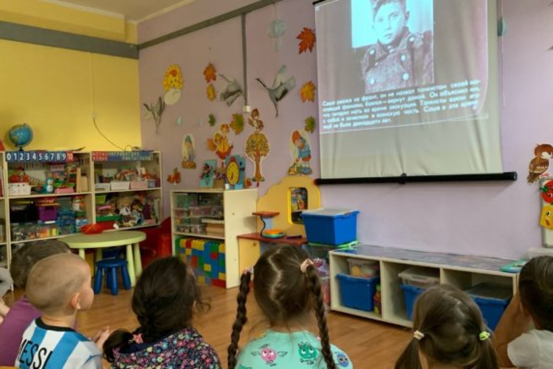 С подвигами героев войны знакомятся волонтёры Богородского