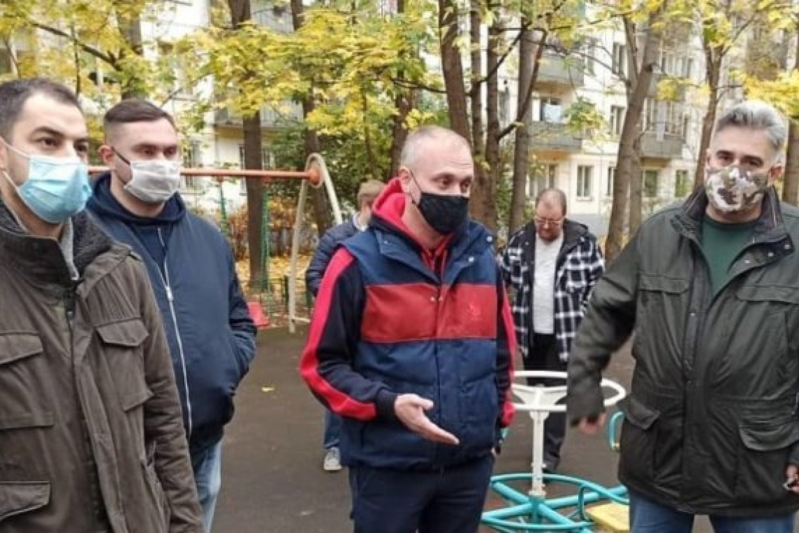 Жители дома с Наримановской улицы просят поменять УК
