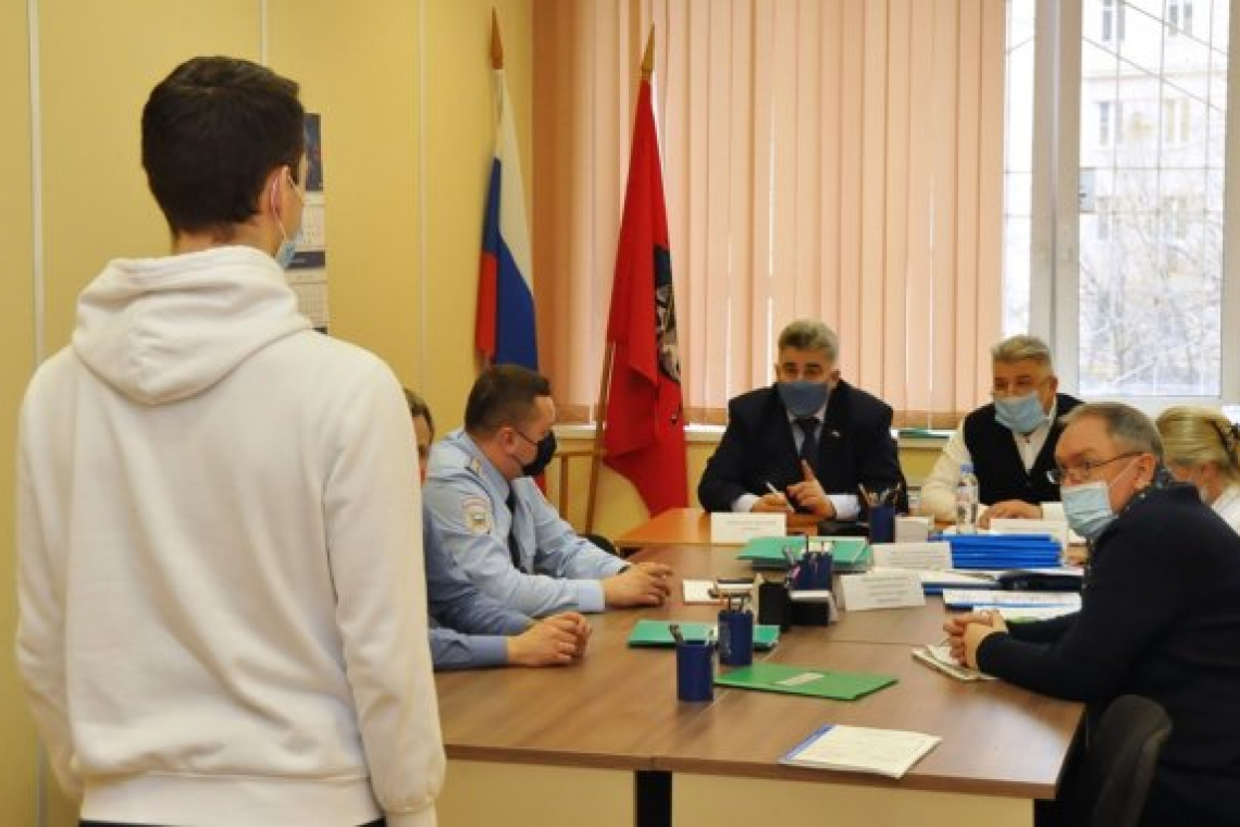Выправка студентов колледжа МЧС впечатлила призывную комиссию района Богородское