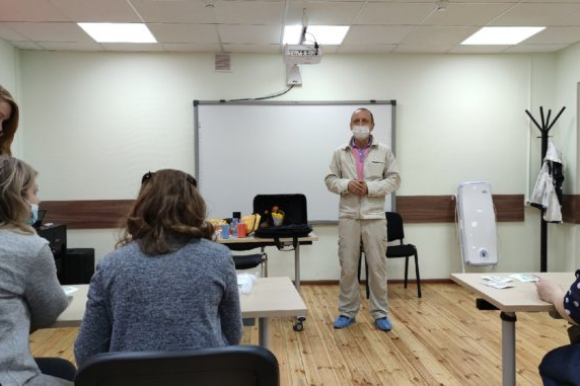 Специалисты из Спецгорспаса обучили коллектив ДЦ «Богородское» первой помощи при ЧС