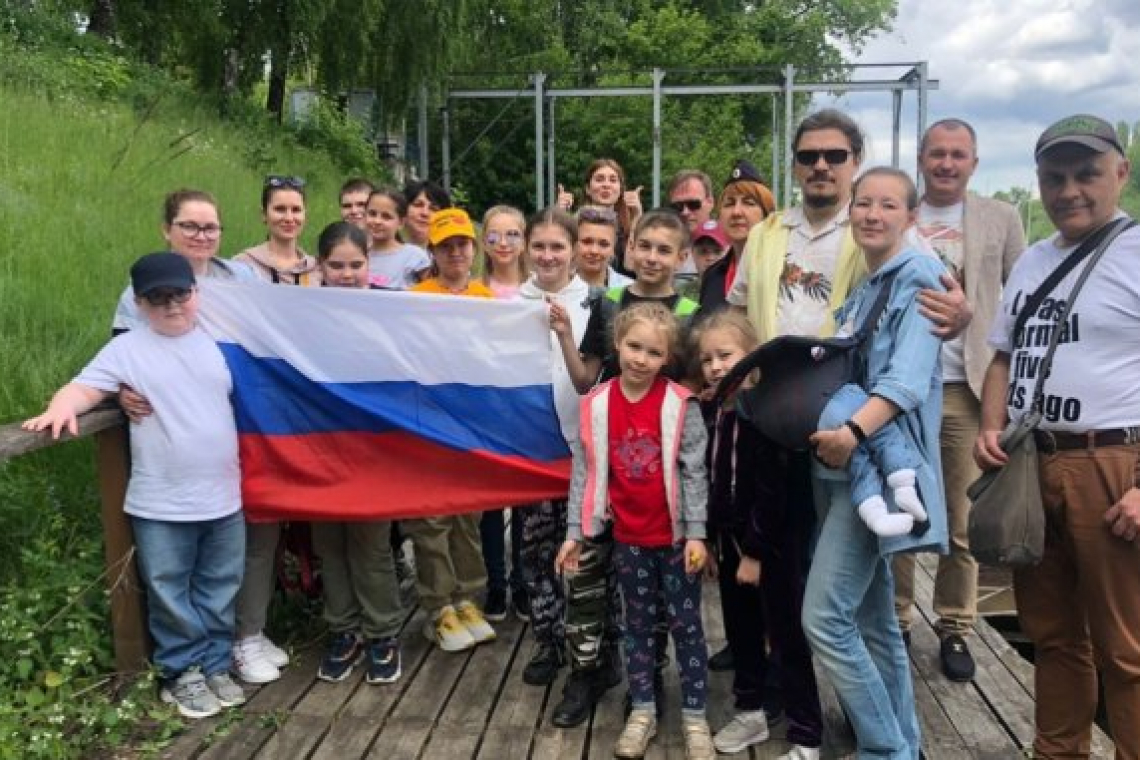 Водная тренировочная база Росгвардии принимала многодетные семьи из Богородского