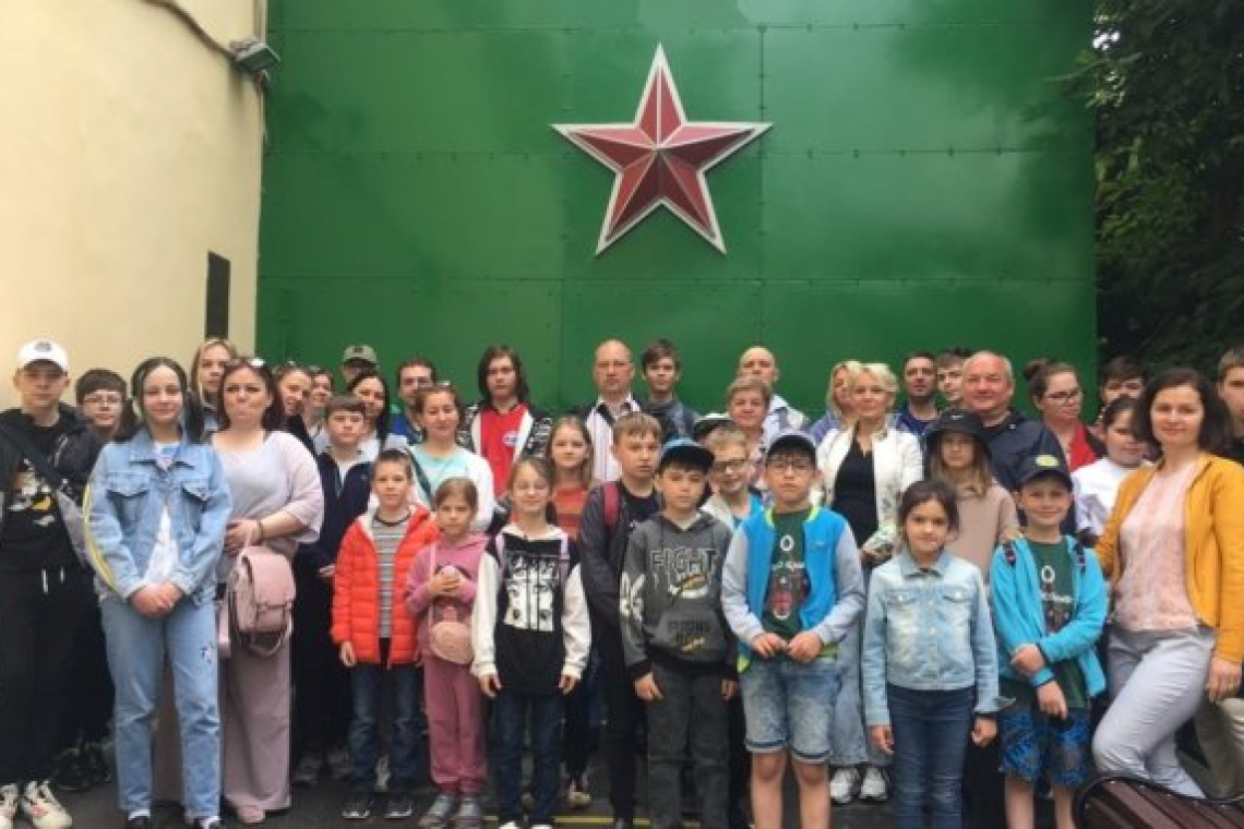 Музей холодной войны посетили многодетные семьи из Богородского