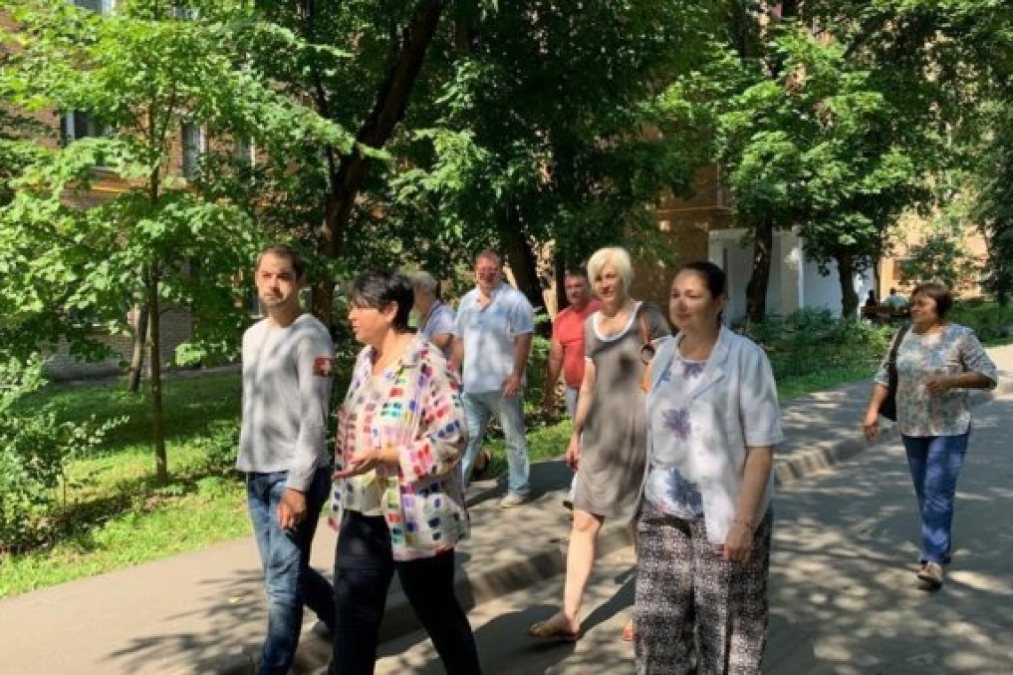 Работы по косметическому ремонту подъездов в Богородском начались
