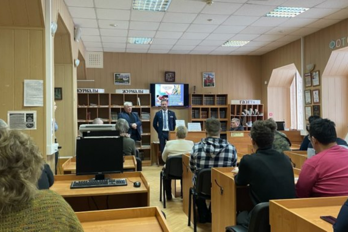 Уроки мужества в учреждениях образования проводит депутат Андрей Пешков