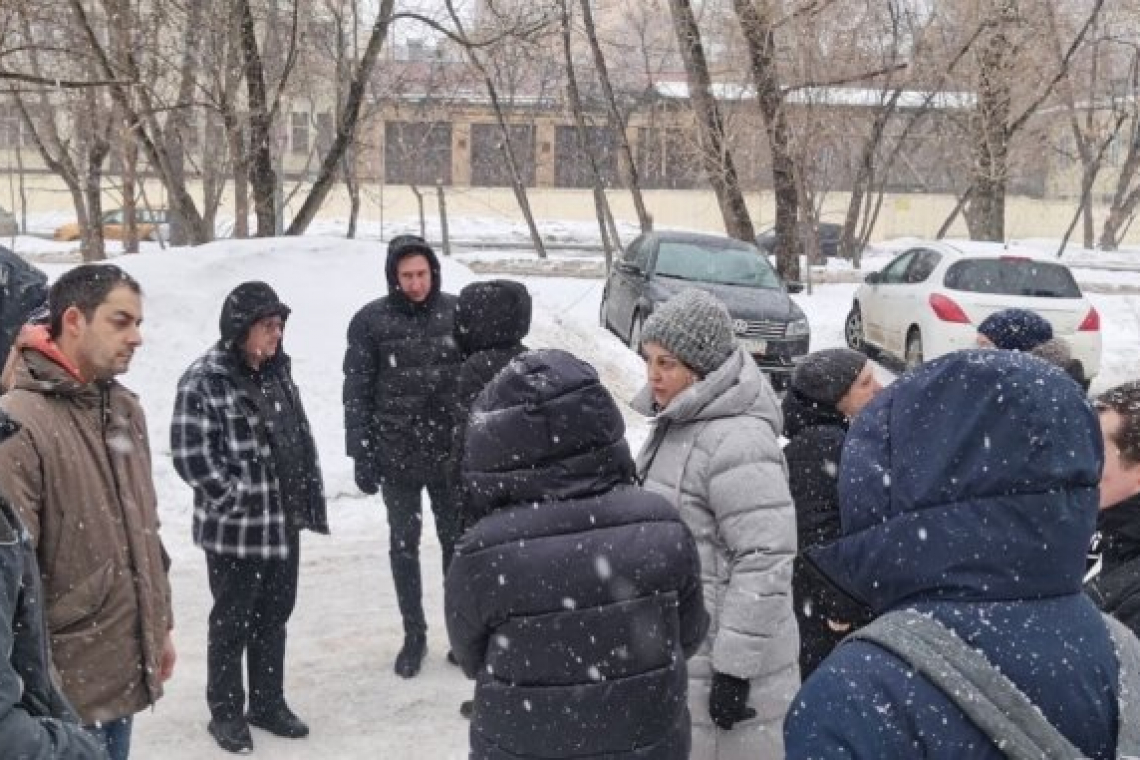 Разъяснения по волнующим людей вопросам реновации дал депутат Евгений Шустров