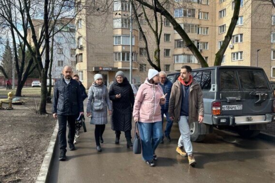 Работы по ремонту кровель двух домов взяли на контроль депутаты Богородского