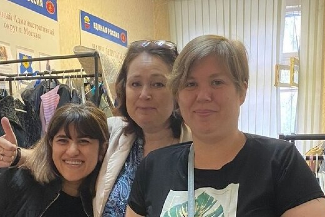 Двадцать многодетных семей смогли подобрать вещи в ходе благотворительной акции