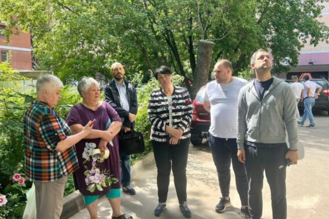 Капремонт дома 11б на Ивантеевской улице проверили депутаты