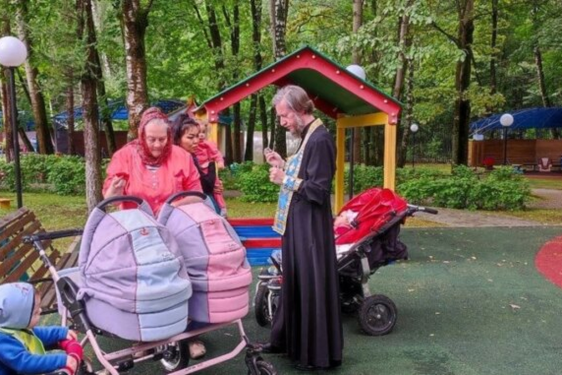 Прихожане храма в Богородском посетили ЦССВ «Маяк»