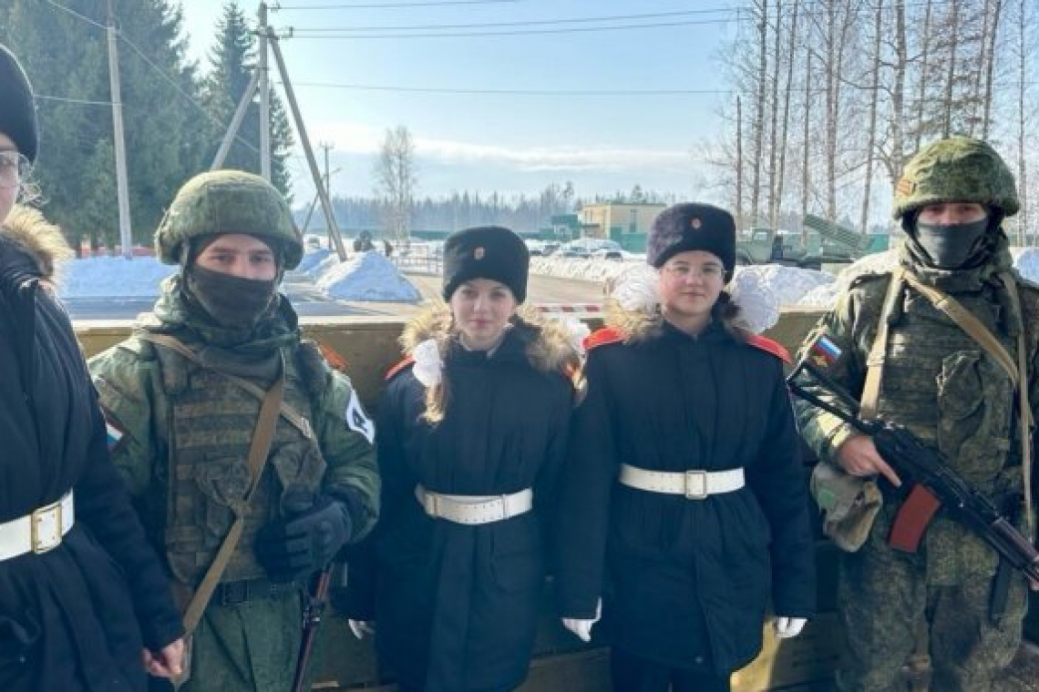 В гостях у военнослужащих 147-го Симферопольского полка побывали кадеты КШИ № 5