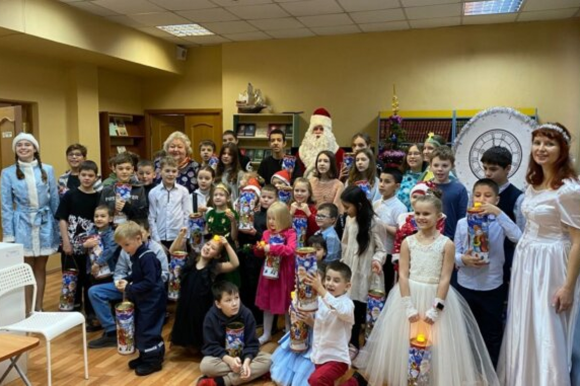 Новогодний праздник устроили для детей из многодетных семей Богородского