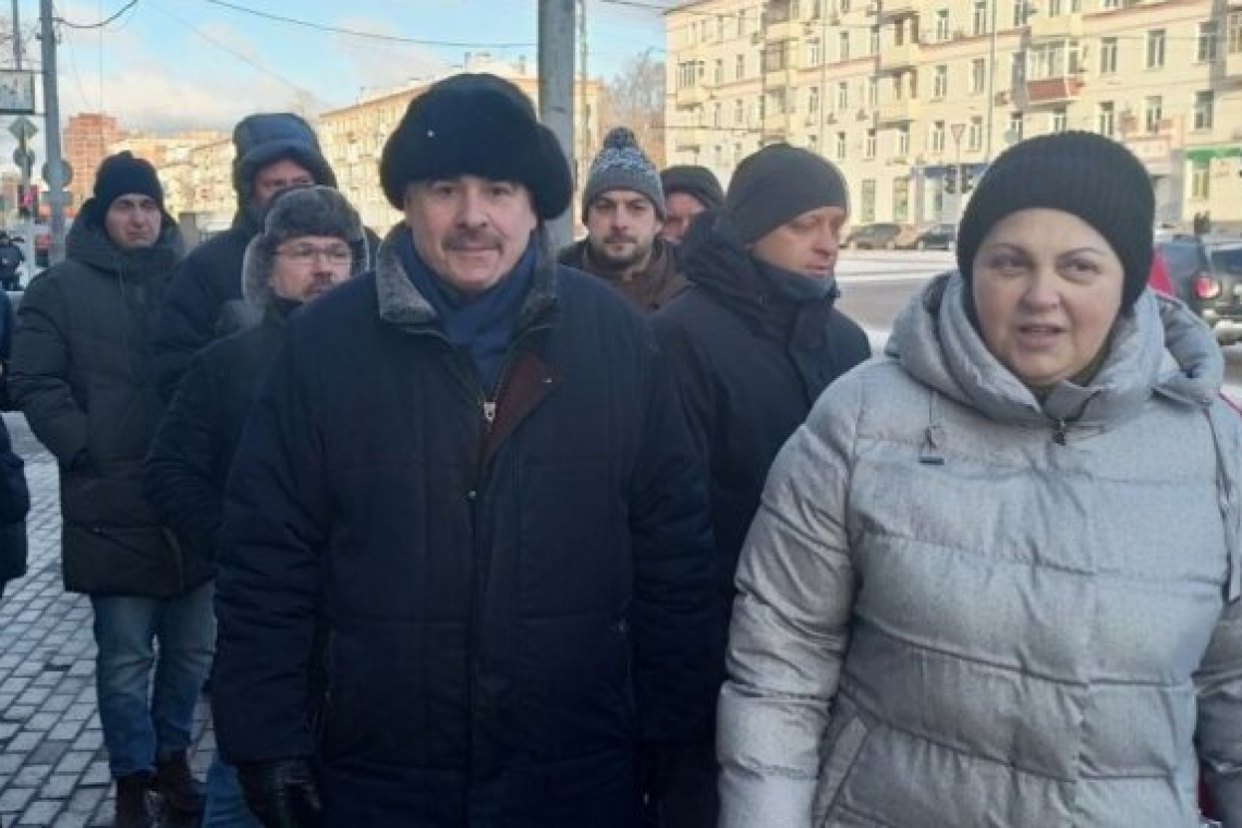 Микрорайон 8б в Богородском обошли депутаты во главе с Воловиком