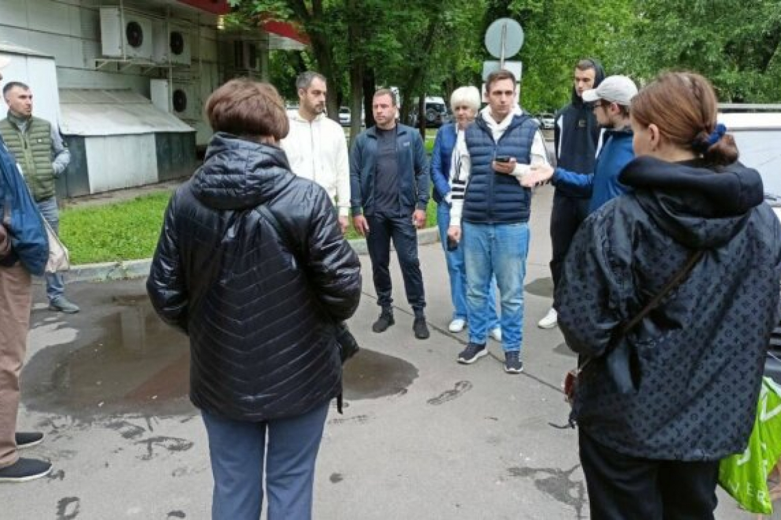 Дворы на улицах 1-я Мясниковская и Наримановская проверили богородские депутаты