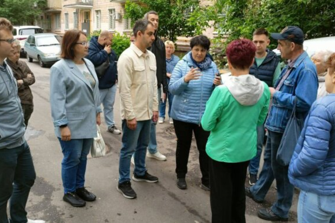 Необходимые указания коммунальщики получили на обходе дворов Богородского