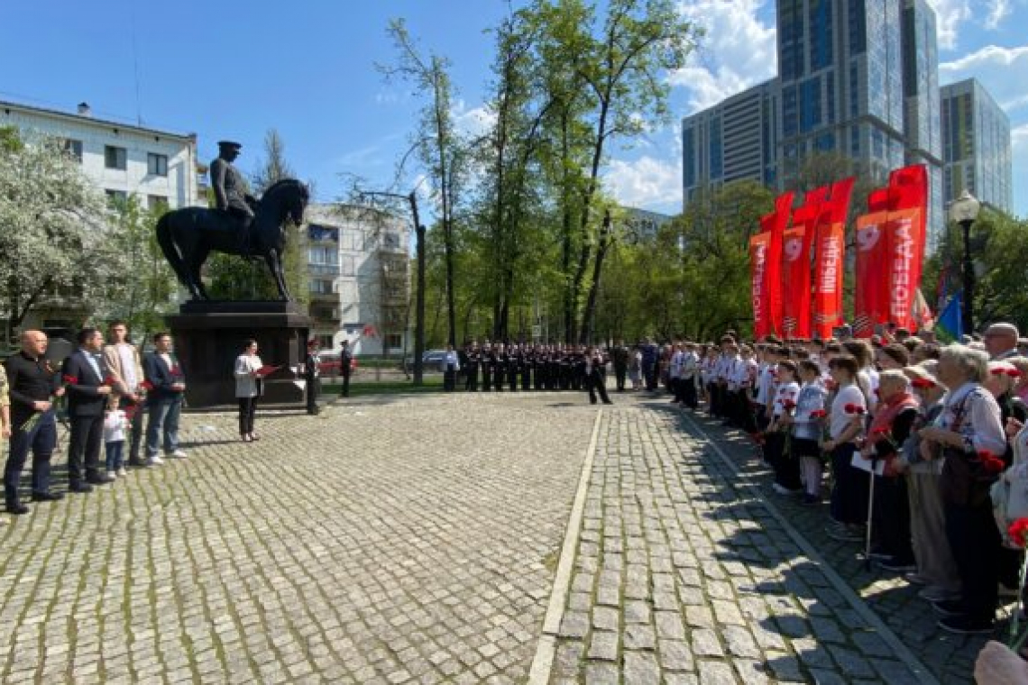 Белые голуби взвились над Богородским