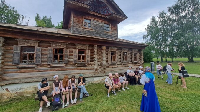 На пленэре в Суздале побывали ученики ДХШИ им М.А. Врубеля