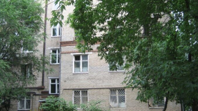 Константин Воловик вместе с сотрудниками МОСГАЗа осмотрел дома
